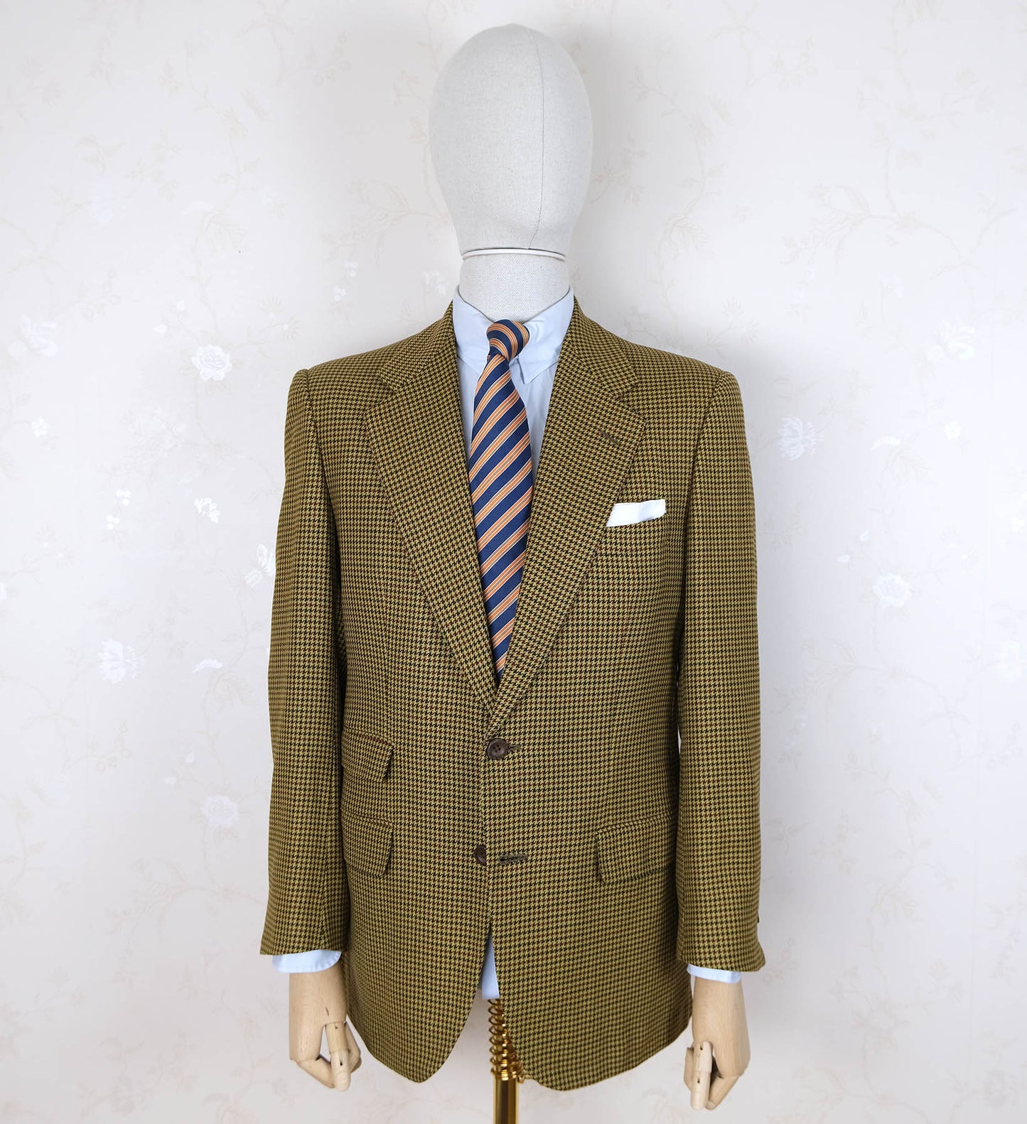 d'Avenza, hand made houndstooth jacket, size 40UK, slim
